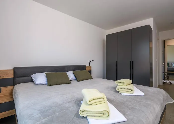 In Mit Privatem Pool By Interhome Holiday home