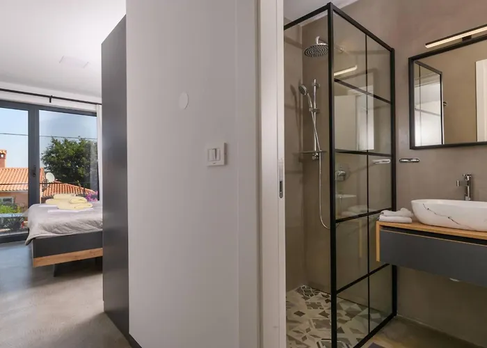 In Mit Privatem Pool By Interhome *