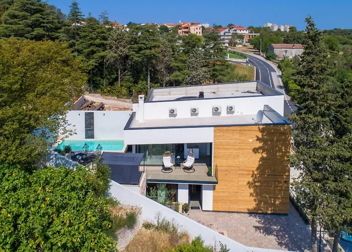In Mit Privatem Pool By Interhome