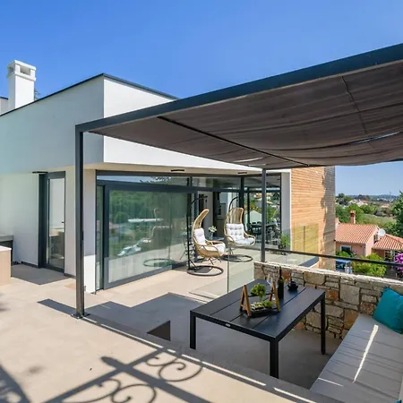 In Mit Privatem Pool By Interhome Vikendica