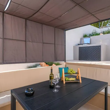 Vikendica In Mit Privatem Pool By Interhome Vintijan