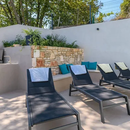 In Mit Privatem Pool By Interhome