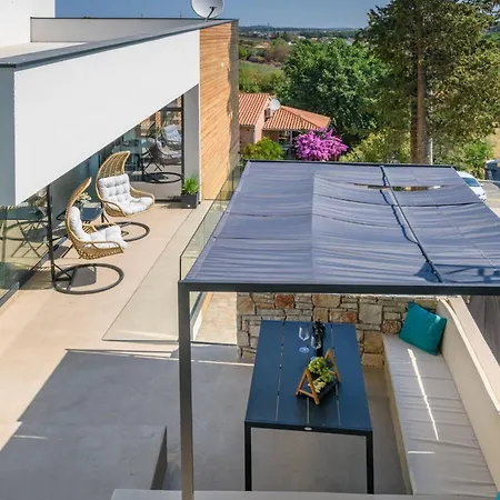 In Mit Privatem Pool By Interhome Vintijan