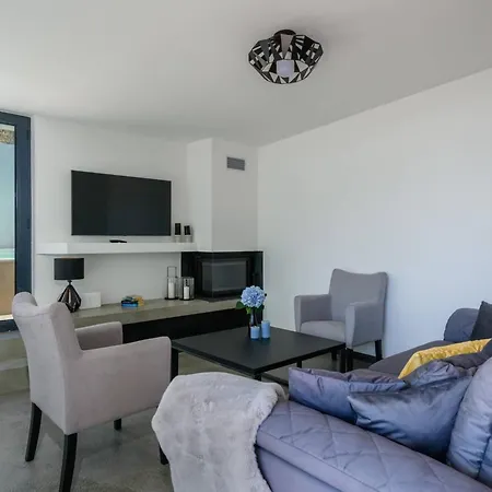 In Mit Privatem Pool By Interhome בית נופש *