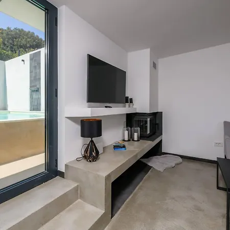 In Mit Privatem Pool By Interhome בית נופש *