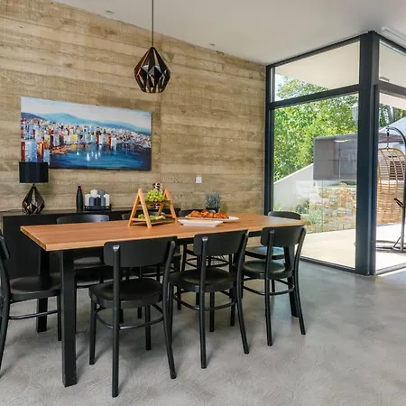 בית נופש In Mit Privatem Pool By Interhome Vintijan