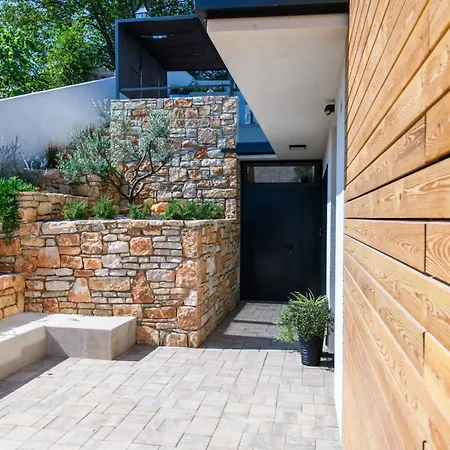 In Mit Privatem Pool By Interhome * Vintijan