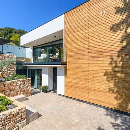 בית נופש In Mit Privatem Pool By Interhome Vintijan